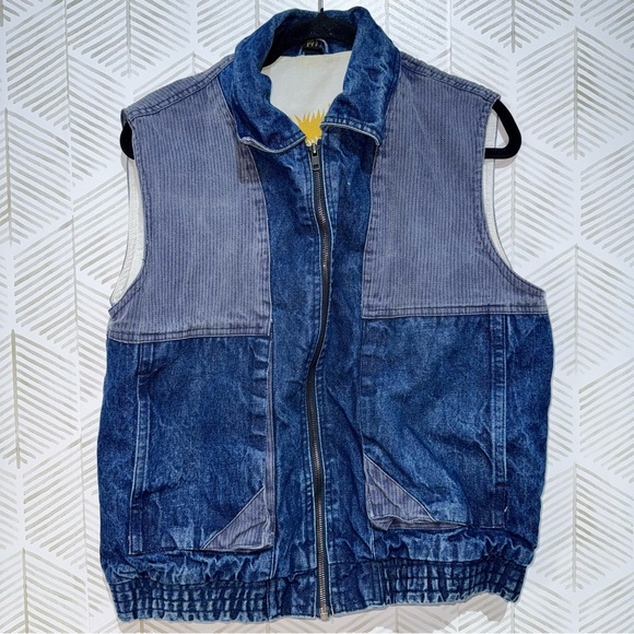 Only Other - VINTAGE Branded Lion Denim Vest With Yellow‎ Lion Print Inside Size Medium 80s